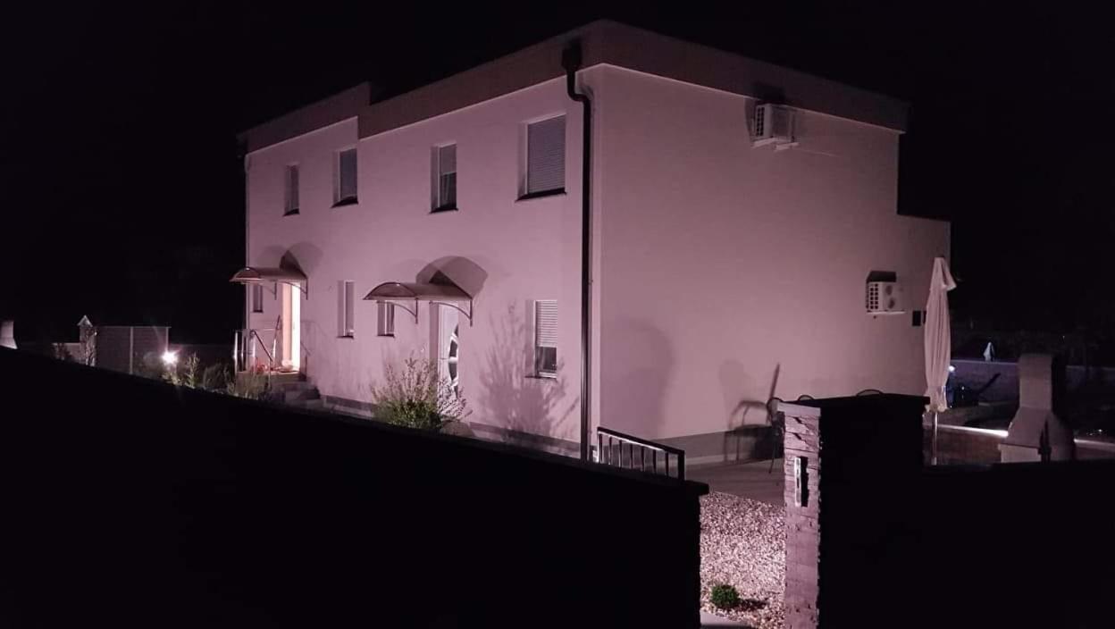 Holiday House "Sabine Green" Skrbcici Luaran gambar