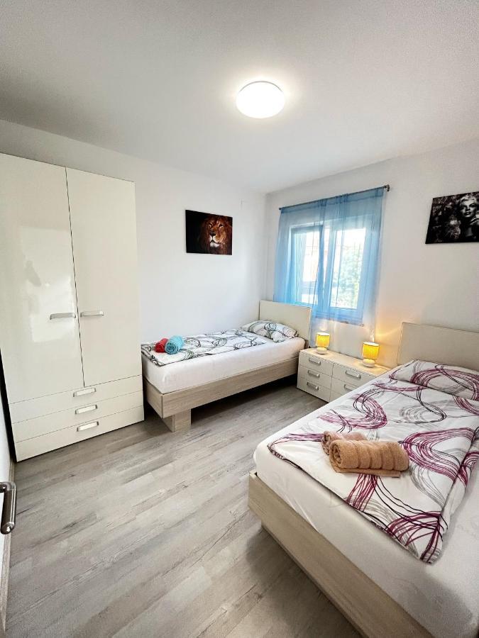 Holiday House "Sabine Green" Skrbcici Luaran gambar